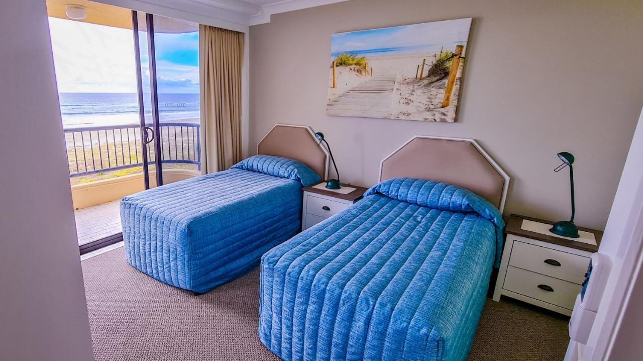 Pelican Sands Beach Resort Gold Coast Eksteriør billede