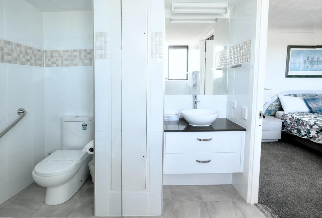 Pelican Sands Beach Resort Gold Coast Eksteriør billede