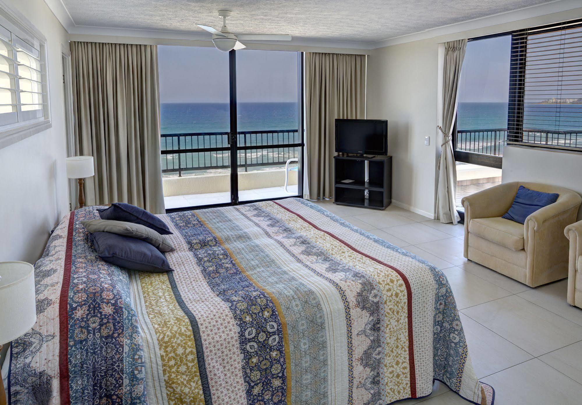Pelican Sands Beach Resort Gold Coast Eksteriør billede